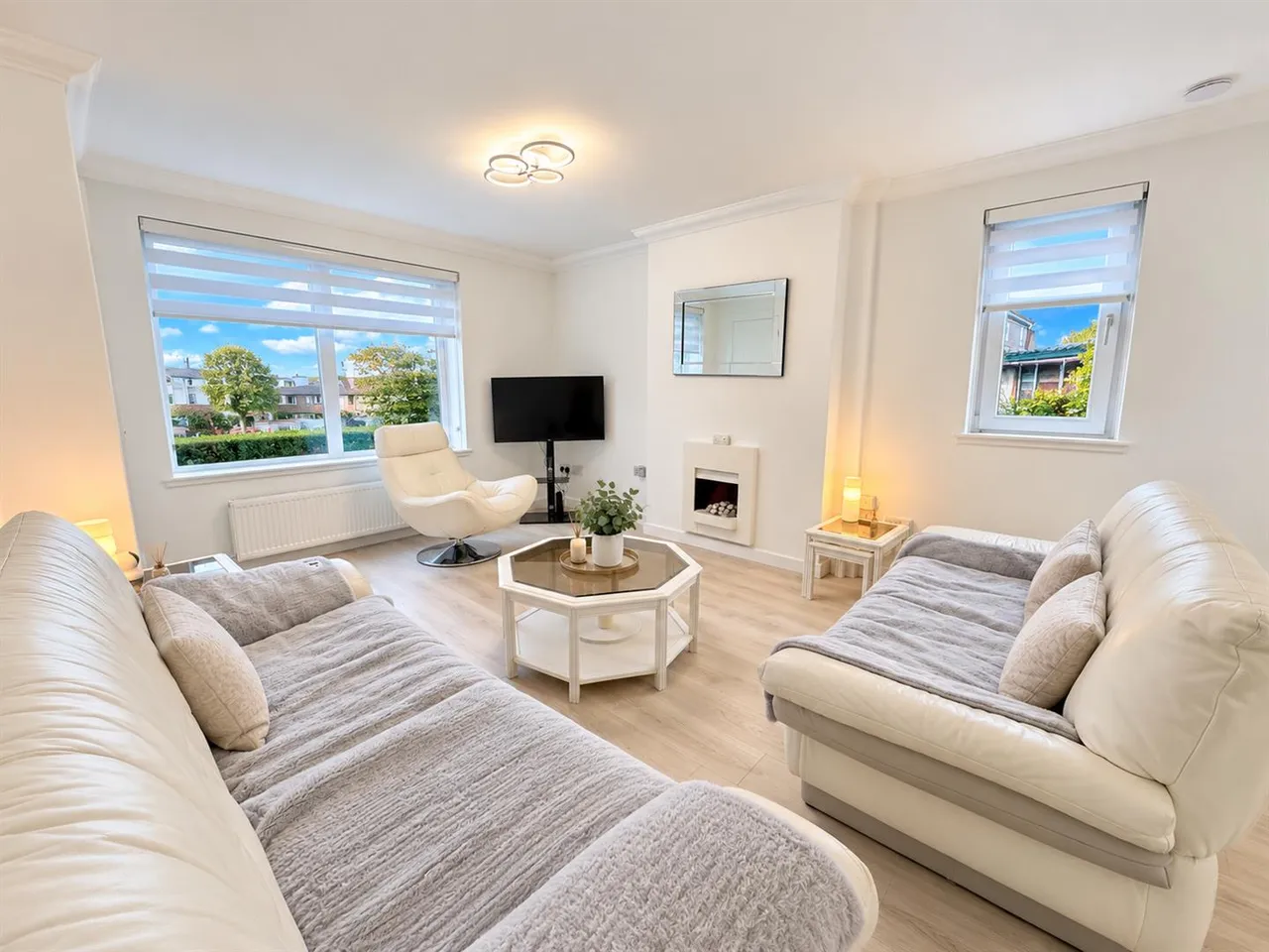 Mungo Place, Uddingston, G71, photo 2