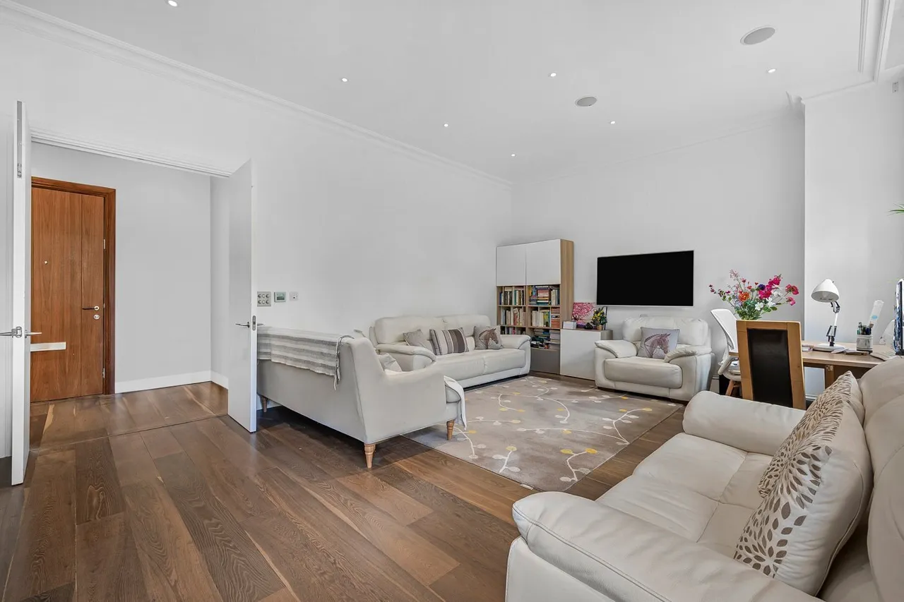 Leman Street, London, E1, photo 15