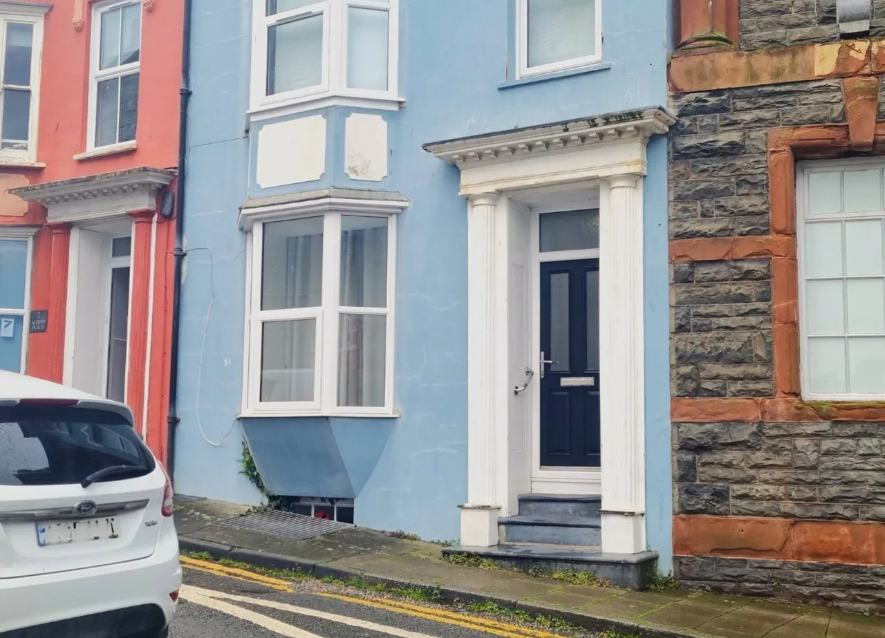 2 bed flat for sale, Alfred Place, Aberystwyth, SY23