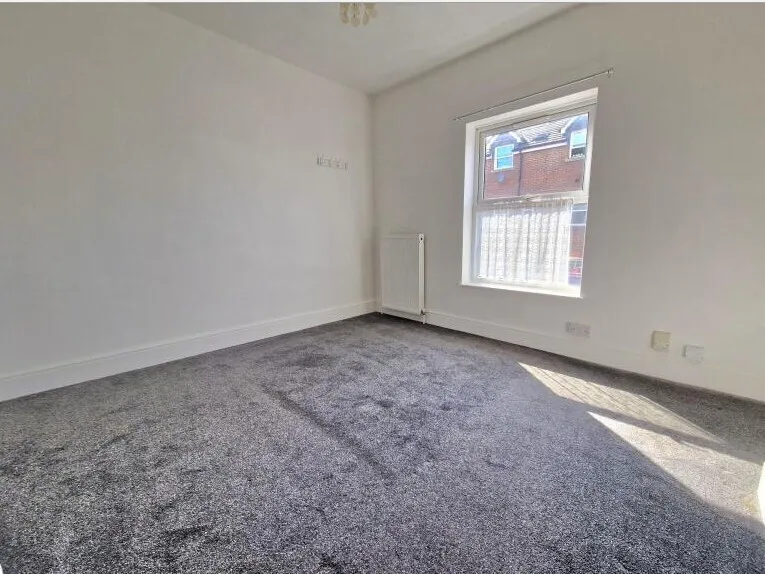 May Street, Luton, Beds, photo 2