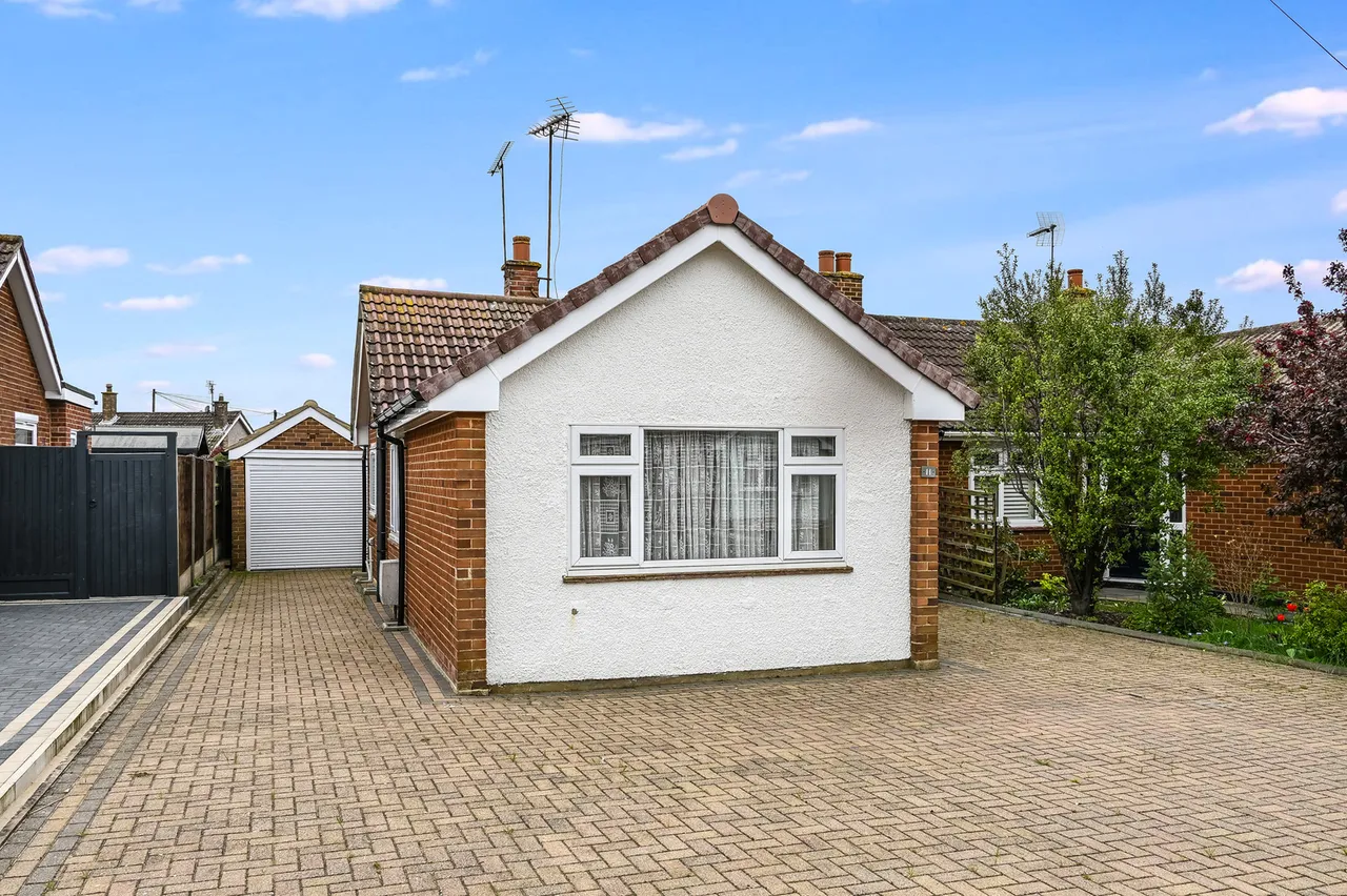 2 bed house for sale — 11 Sidmouth Road, Springfield, Chelmsford, Essex, CM1 6LR