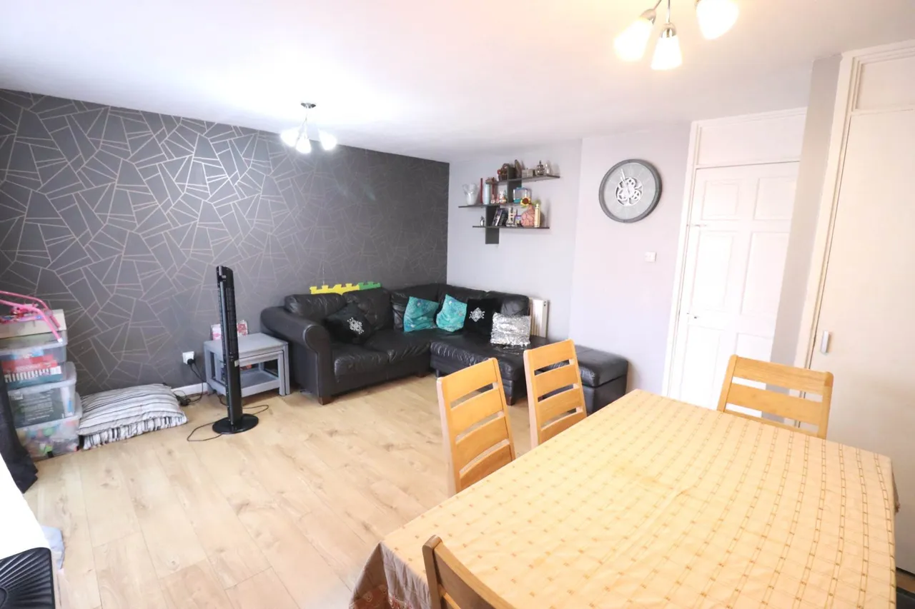 Burgett Road, Slough, SL1 2TJ, photo 2