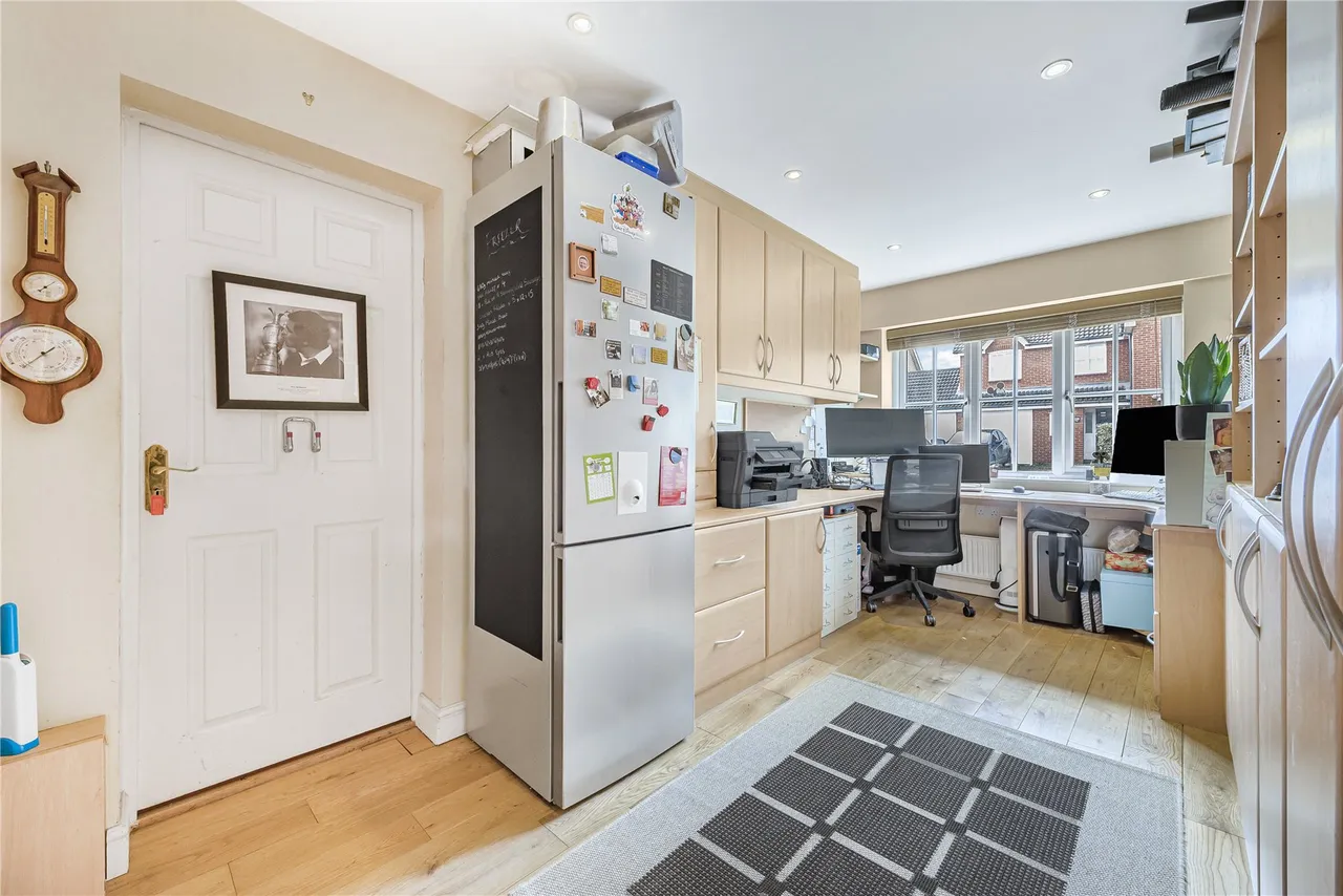 Coresbrook Way, Knaphill, GU21, photo 16