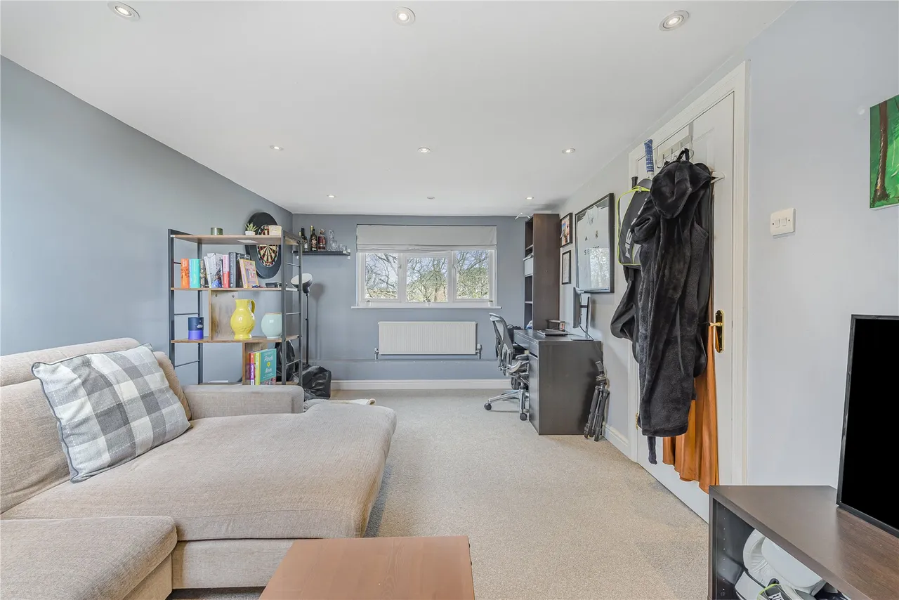 Coresbrook Way, Knaphill, GU21, photo 36