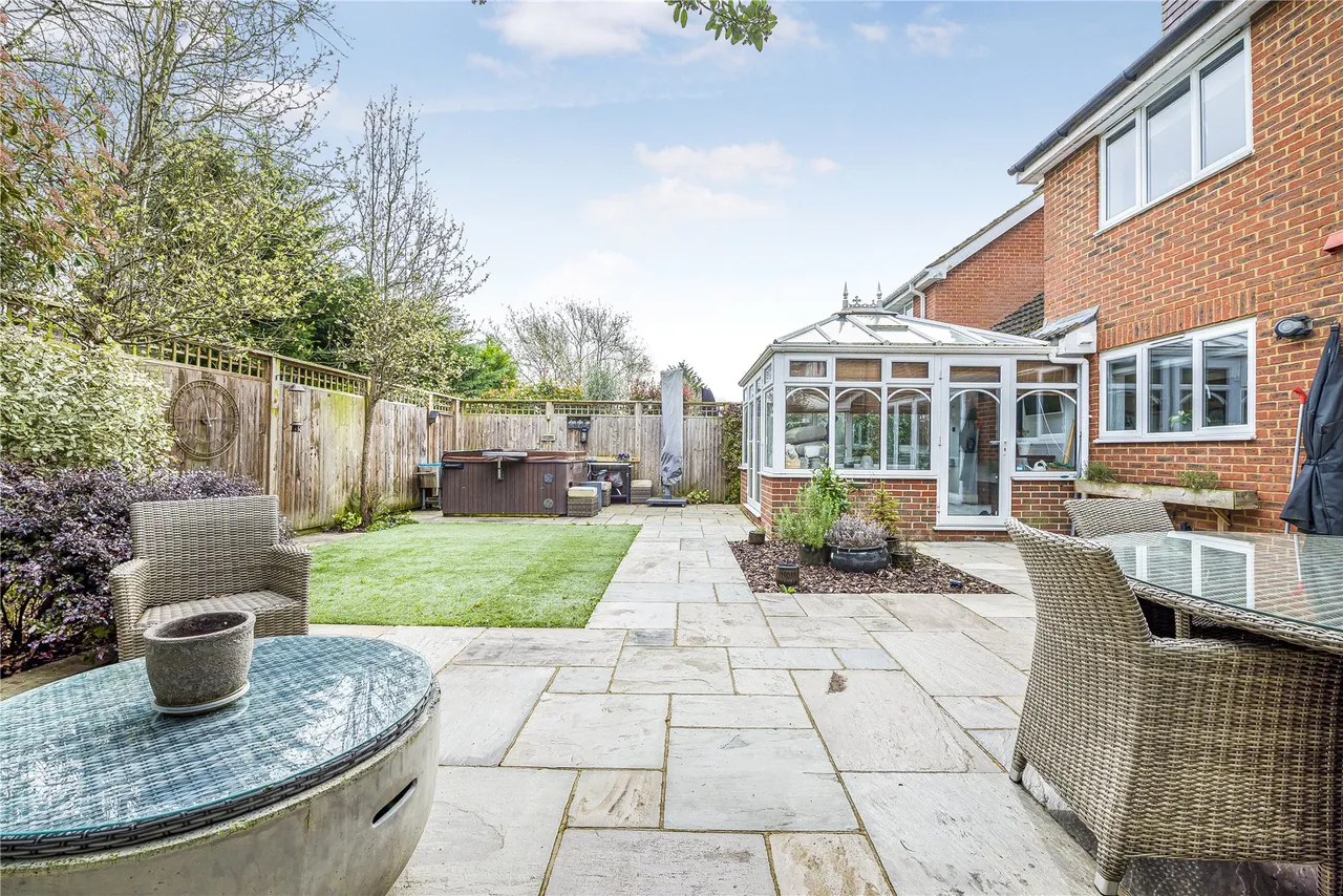 Coresbrook Way, Knaphill, GU21, photo 42