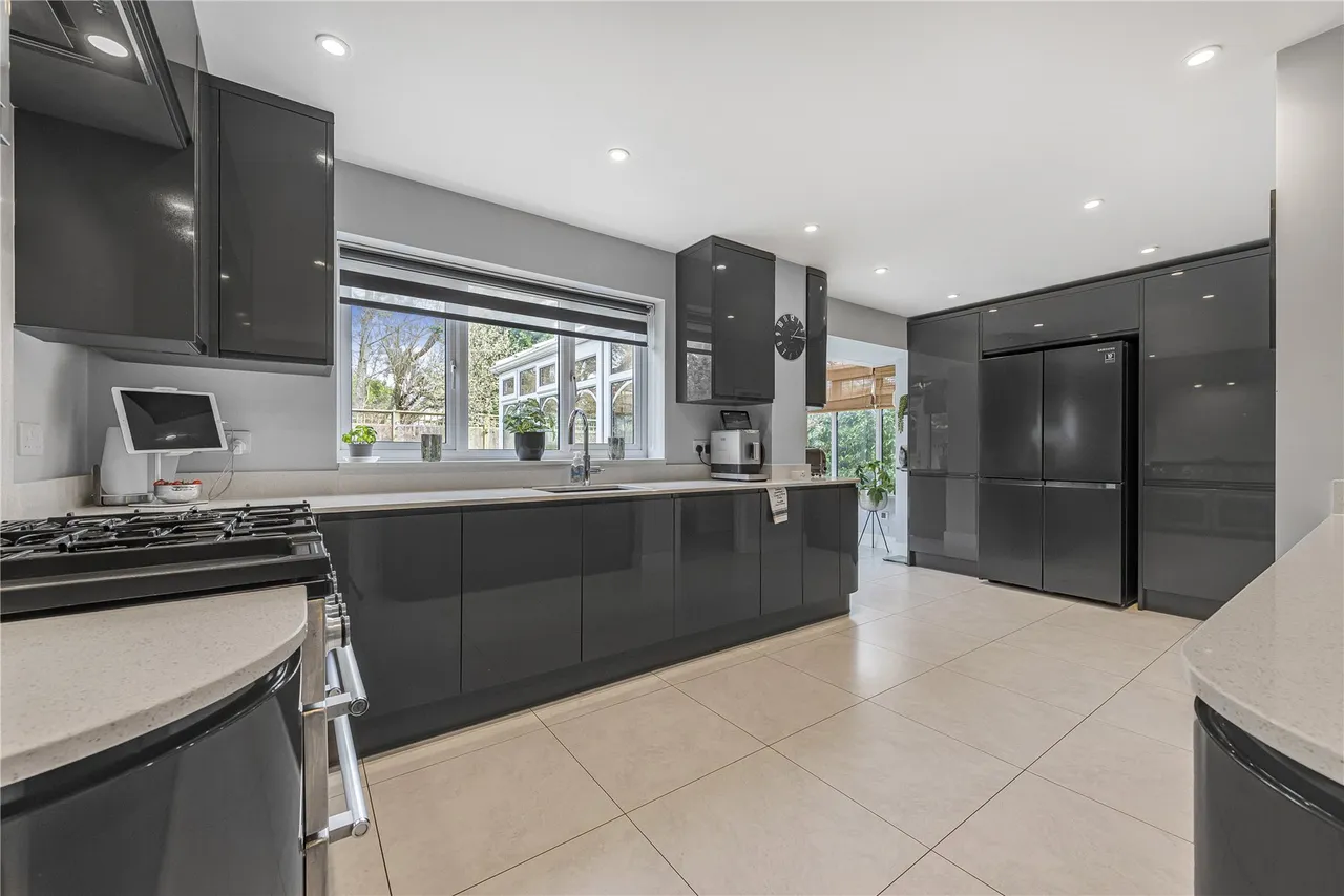 Coresbrook Way, Knaphill, GU21, photo 3