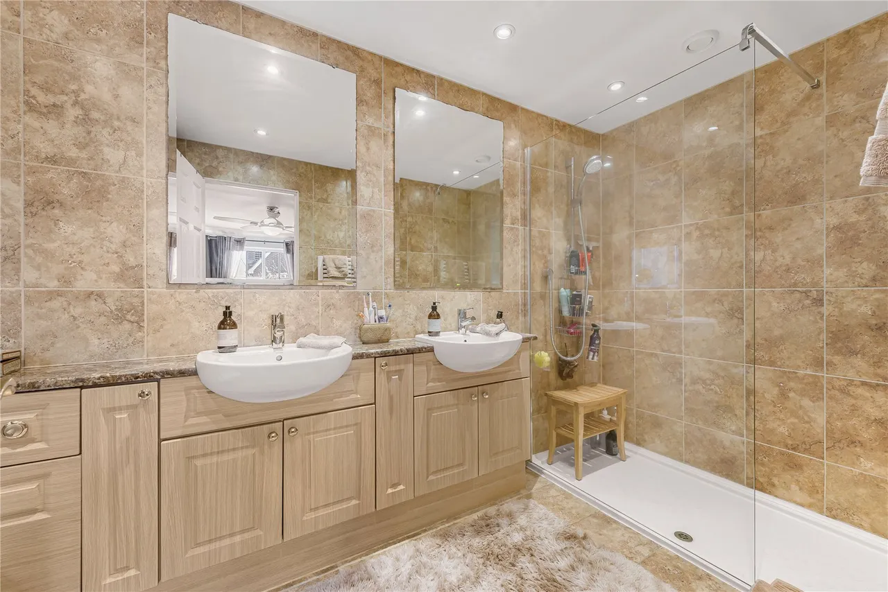 Coresbrook Way, Knaphill, GU21, photo 24