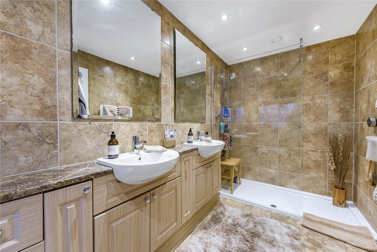 Coresbrook Way, Knaphill, GU21, photo 25