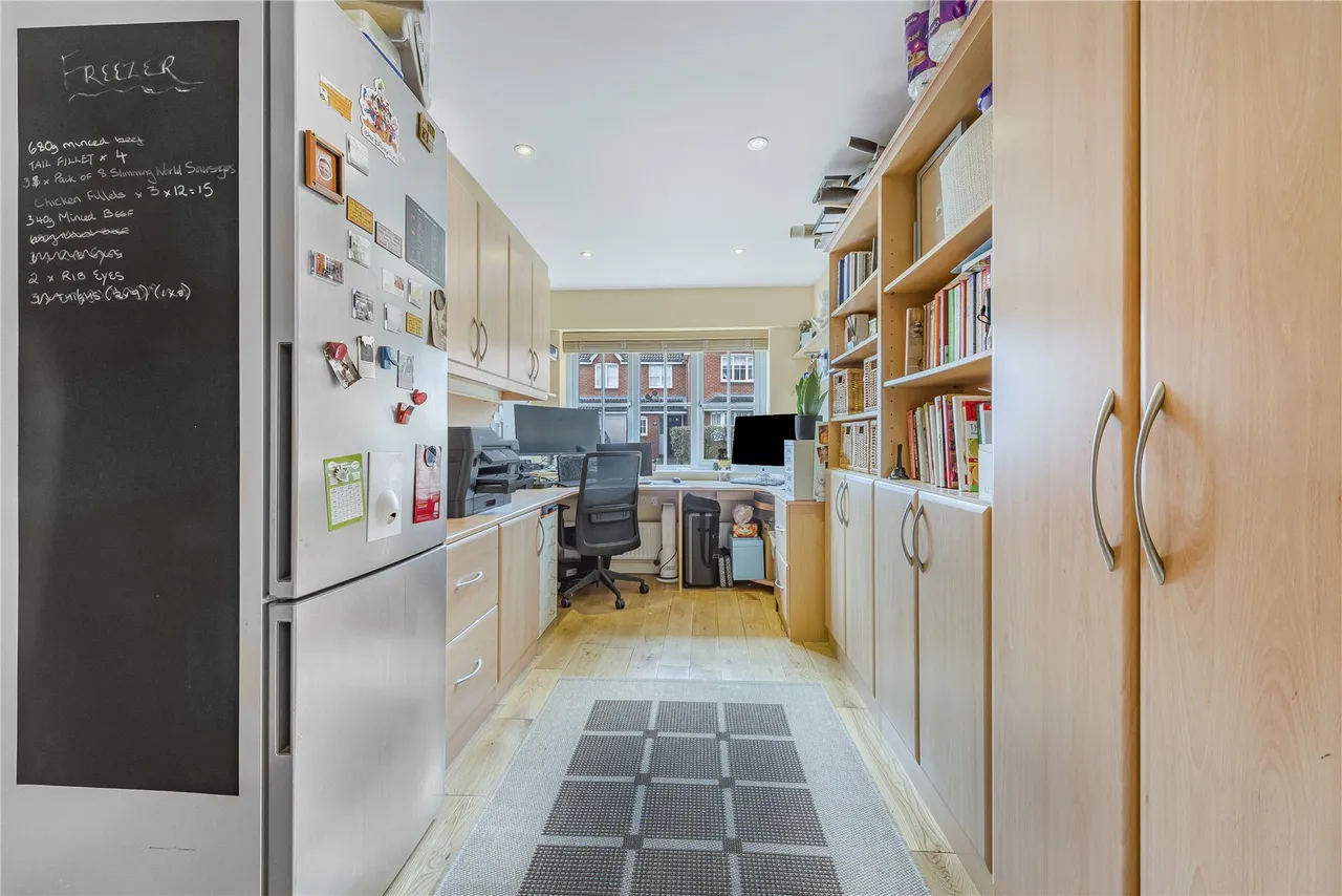 Coresbrook Way, Knaphill, GU21, photo 17