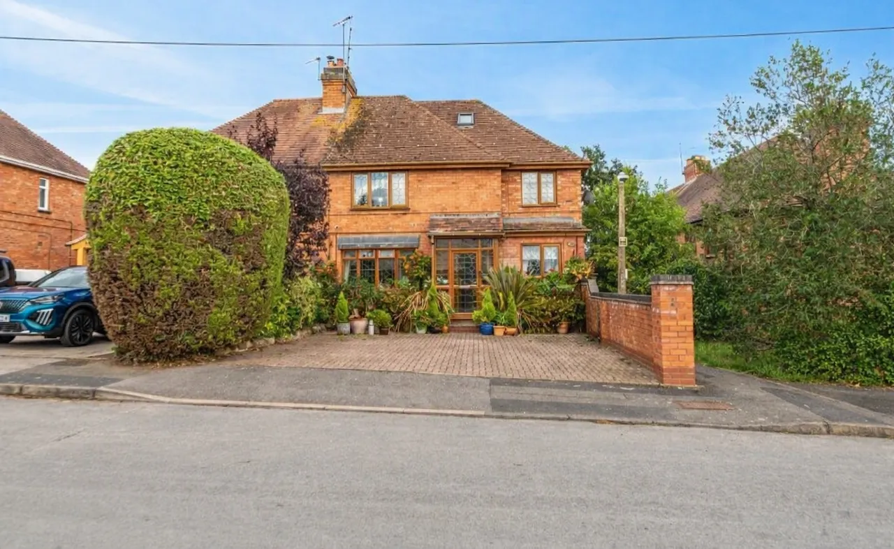 Cyprus Avenue, Astwood Bank, B96, photo 4