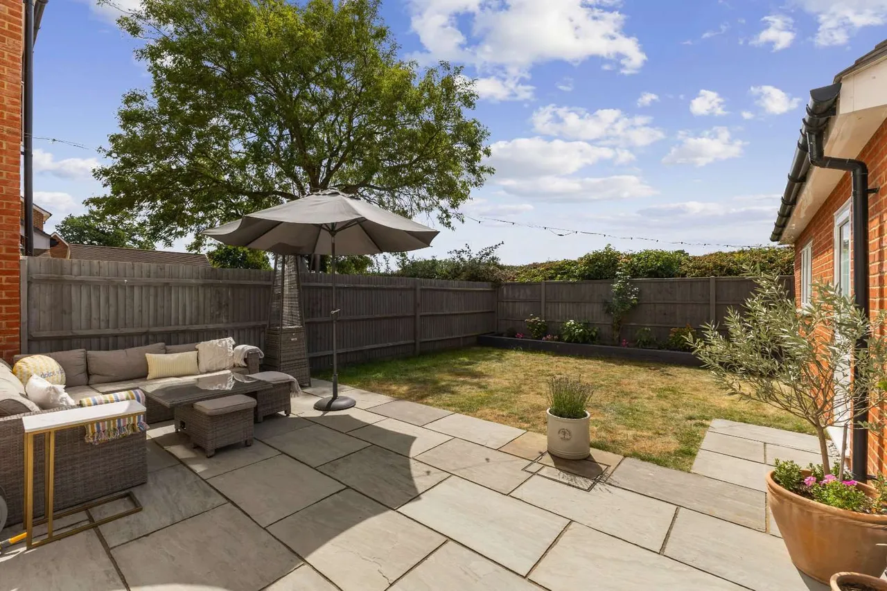 Skylark Place, Badshot Lea, Farnham, Surrey, GU9 9FR, photo 11
