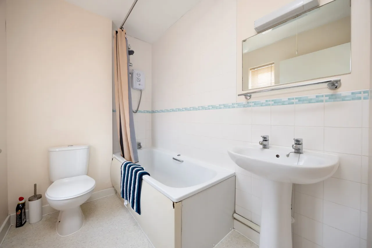 Devizes, SN10, photo 8