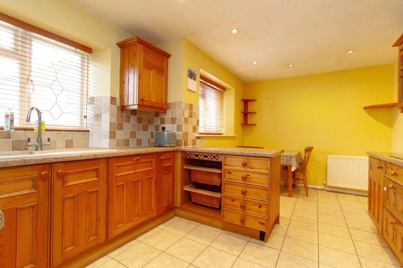 Hawkins Grove, Church Crookham, Fleet, GU51 5TX, photo 5