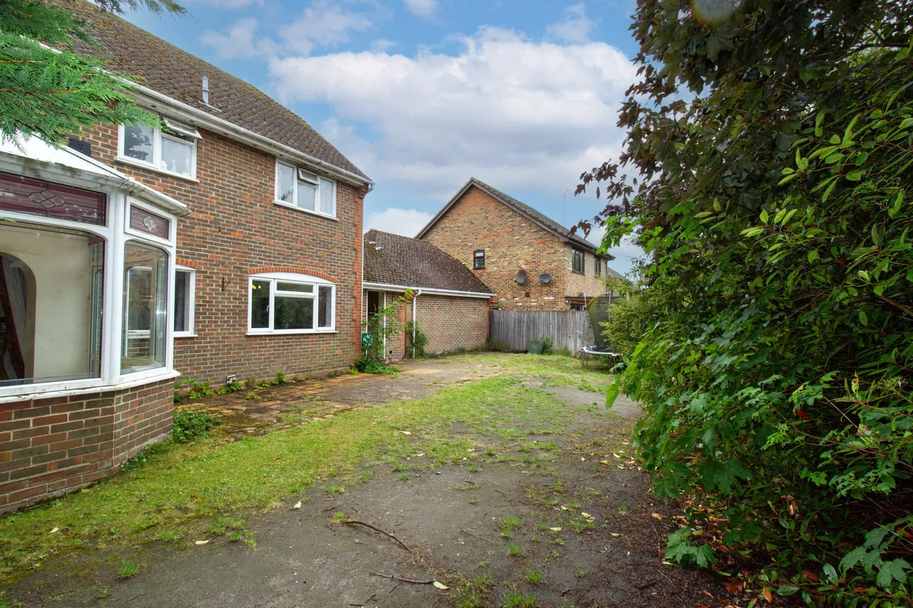 Hawkins Grove, Church Crookham, Fleet, GU51 5TX, photo 18