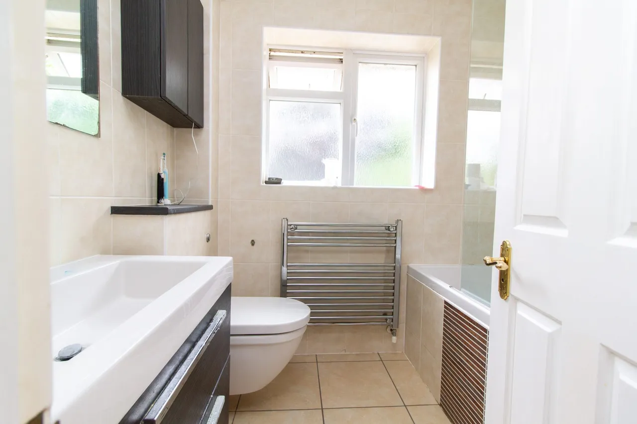 Hawkins Grove, Church Crookham, Fleet, GU51 5TX, photo 17