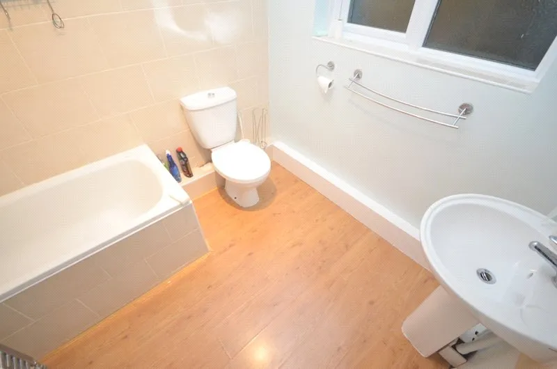 Severn Drive, Upminster, RM14, photo 10