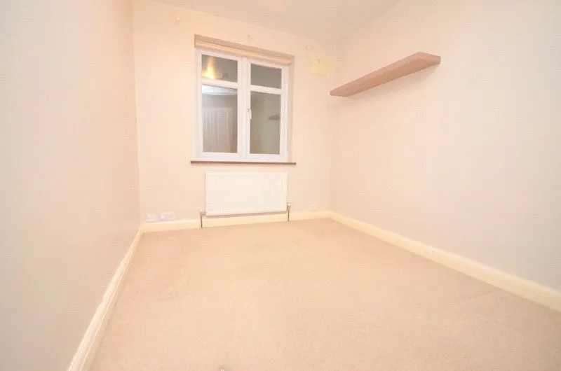 Severn Drive, Upminster, RM14, photo 8