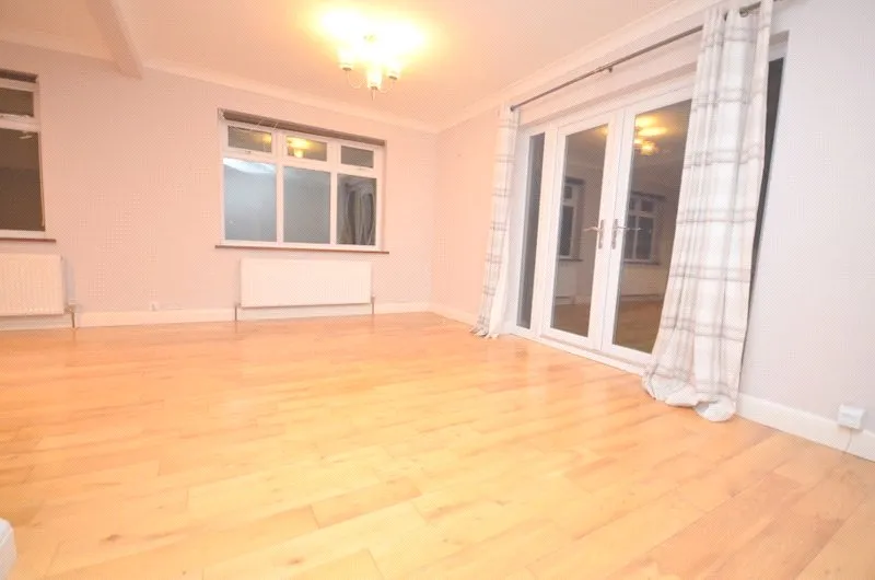 Severn Drive, Upminster, RM14, photo 4