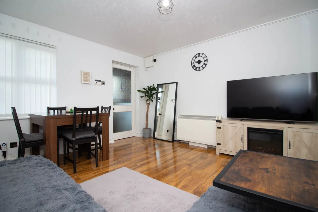 Redwood Close, Watford, WD19, photo 3