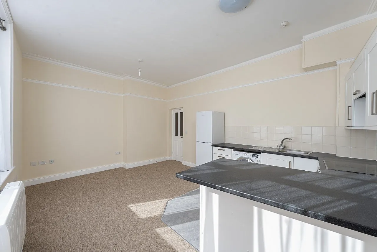 Streatham High Road, Streatham Hill, SW16, photo 6