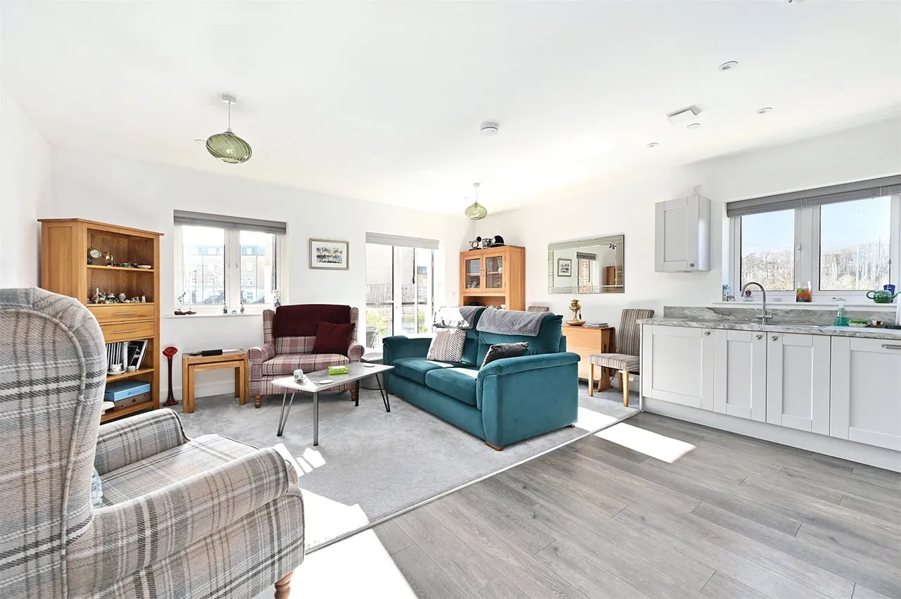Lake Avenue, Mytchett, GU16, photo 3