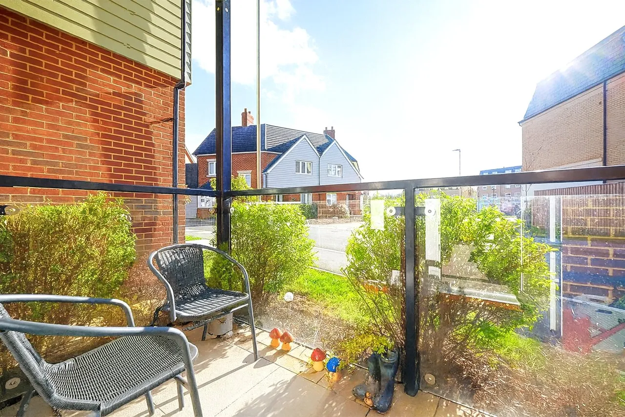 Lake Avenue, Mytchett, GU16, photo 8