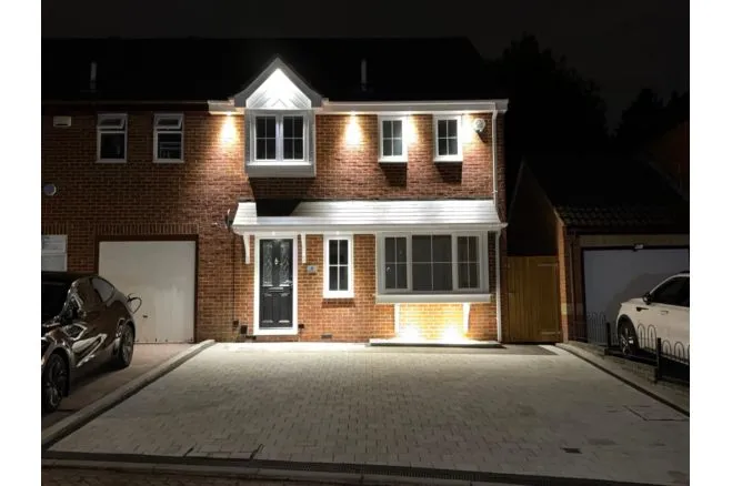 3 bed house for sale — Morland Drive, Rochester