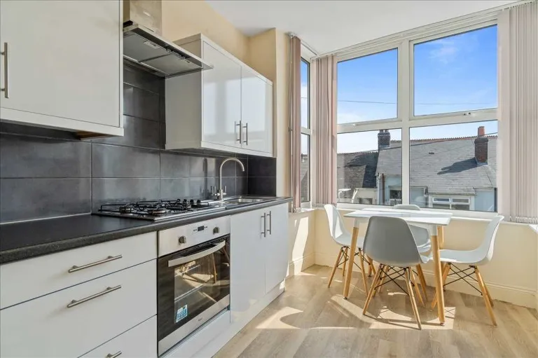 4 bed house to rent, Lipson Road, Plymouth, PL4
