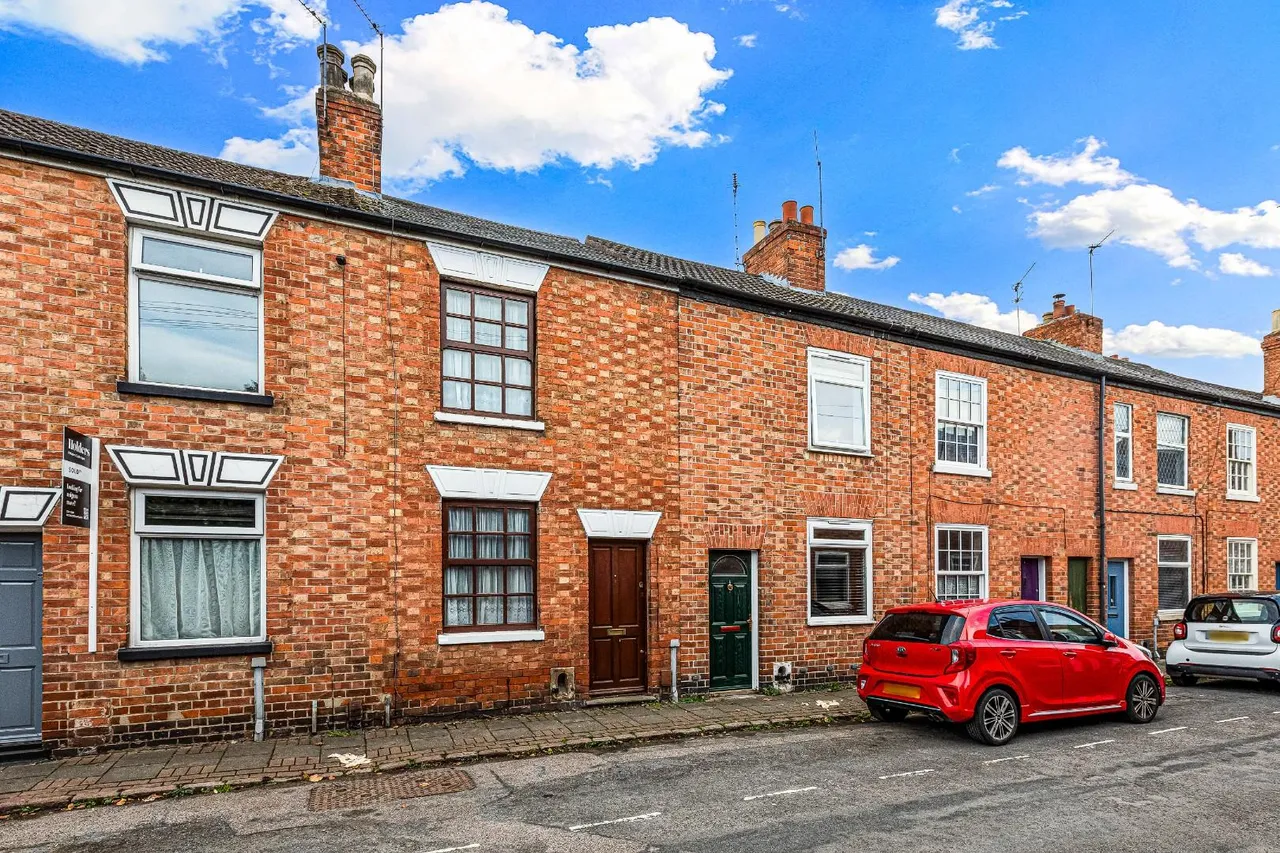 2 bed house for sale, Albert Street, Loughborough, LE11