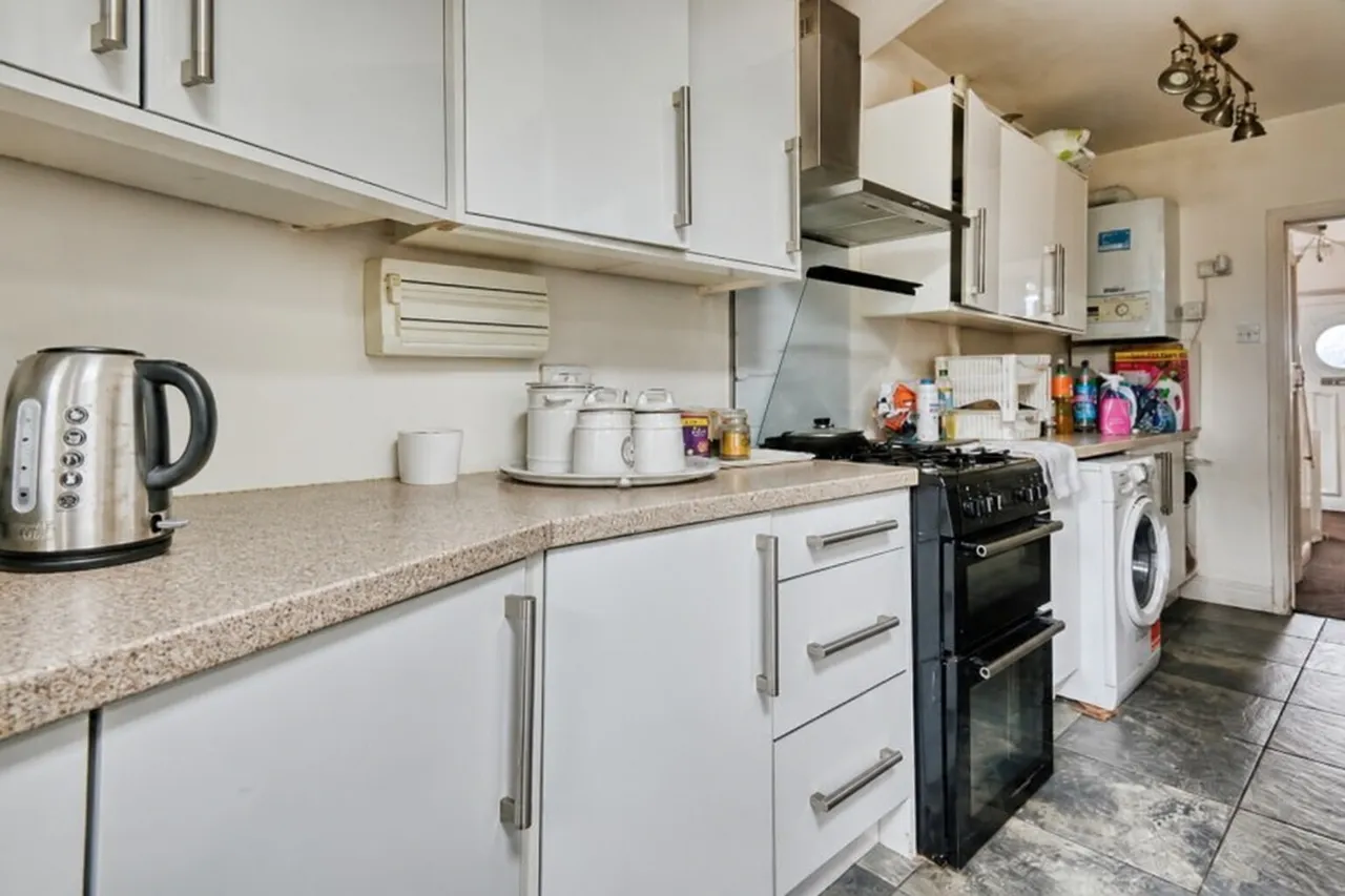 Ermington Crescent, Birmingham, B36, photo 5