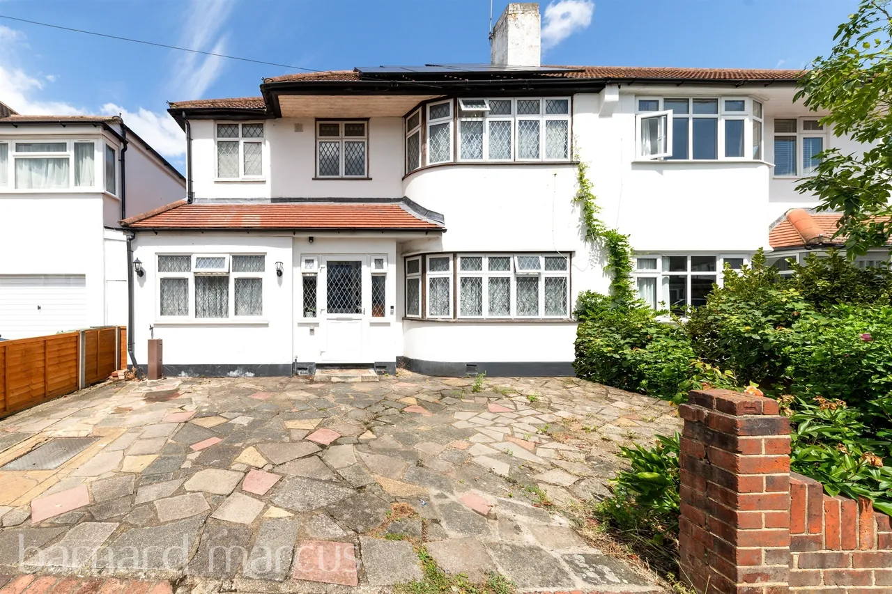 5 bed house for sale — Hazon Way, Epsom