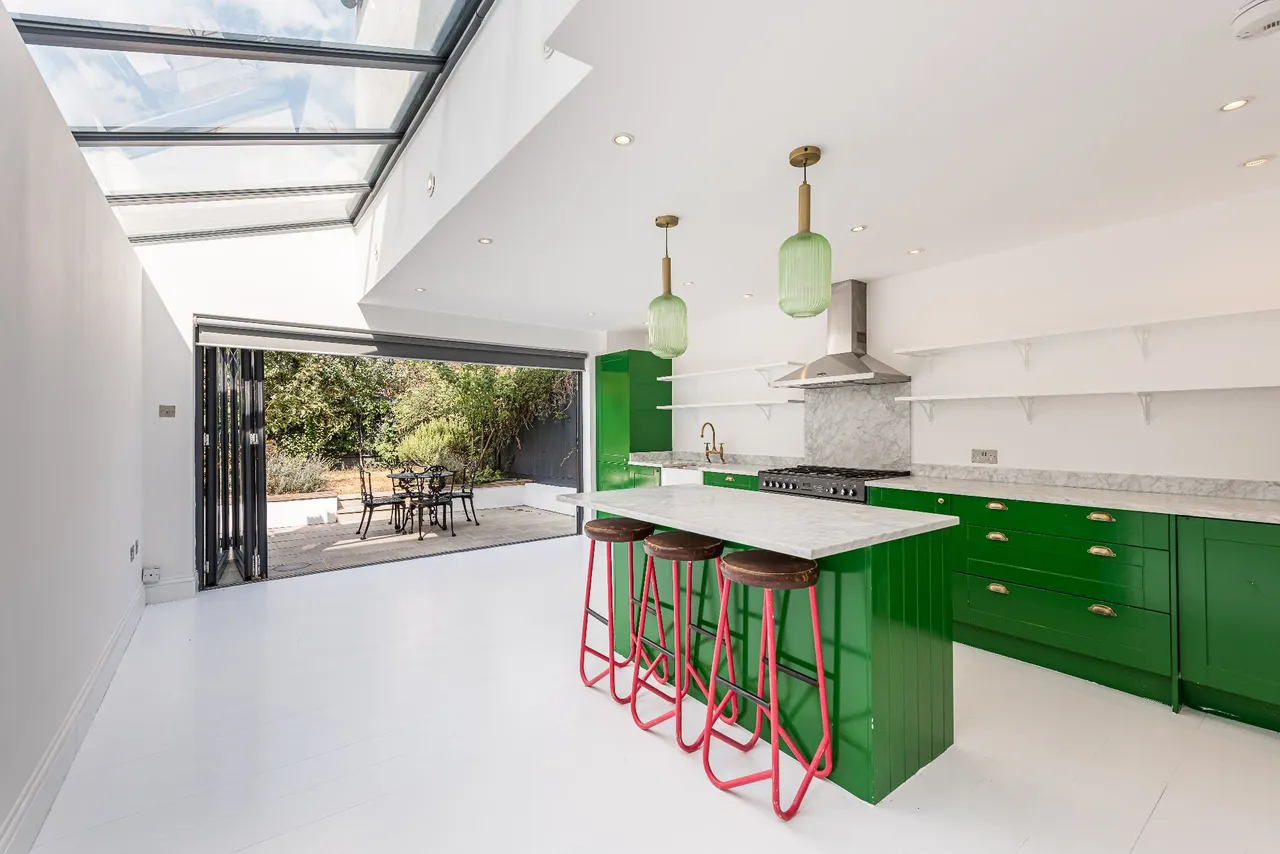 Purves Road, London, NW10, photo 10