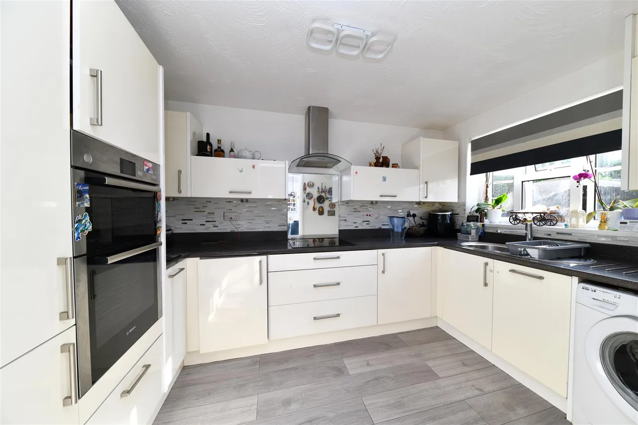 Blackdown Close, Stevenage, SG1 6AX, photo 4
