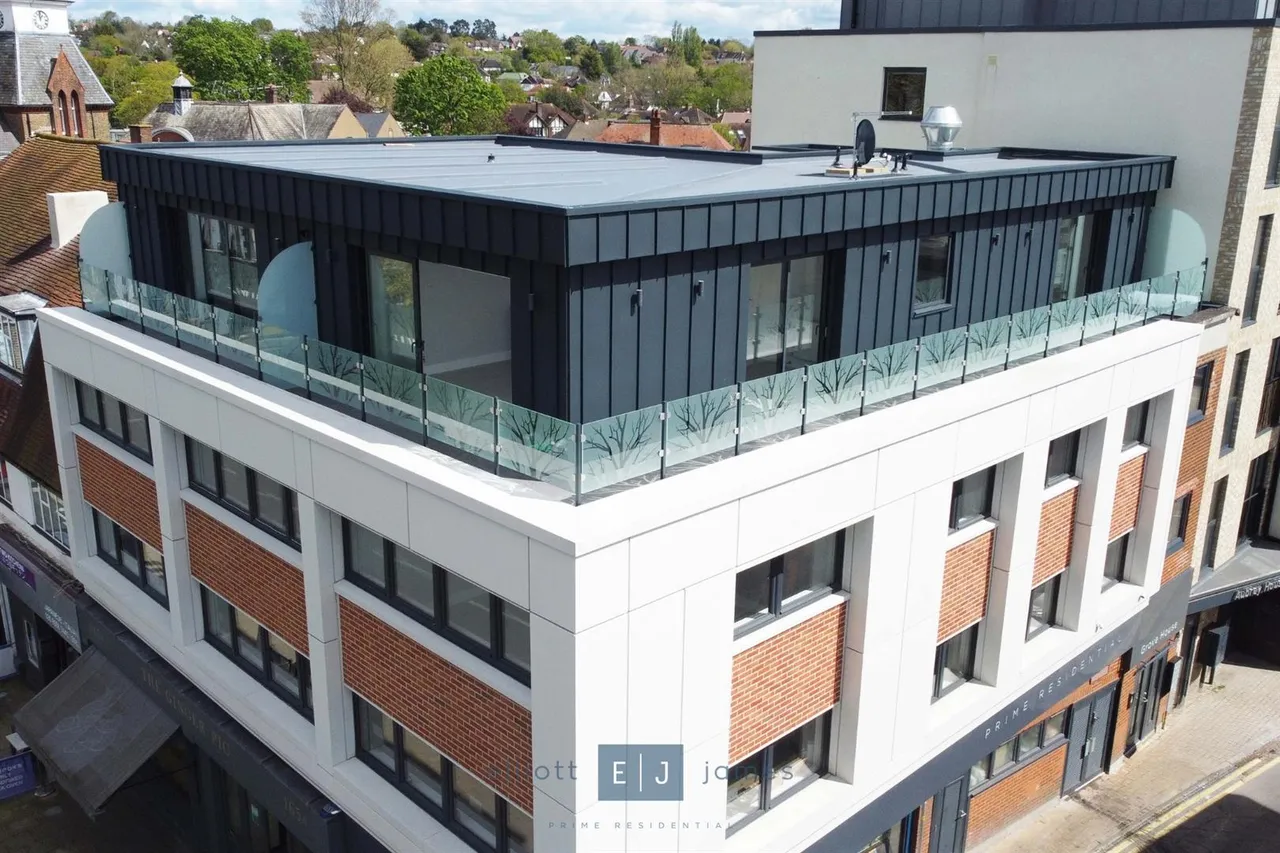 1 bed flat to rent, High Road, Loughton, IG10