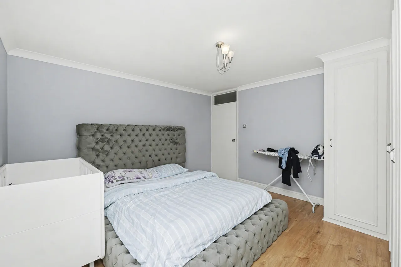 Village Road, Enfield, EN1, photo 4