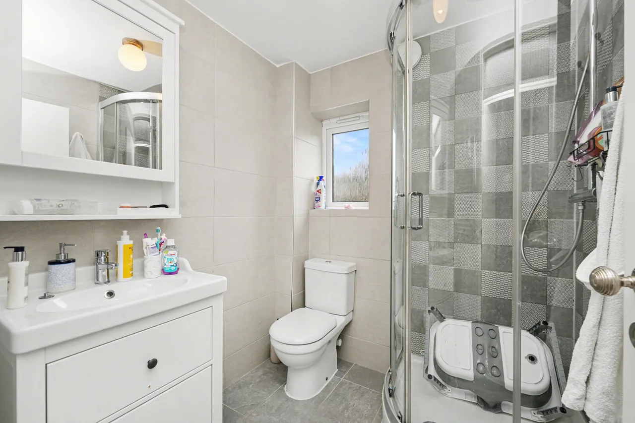 Village Road, Enfield, EN1, photo 6