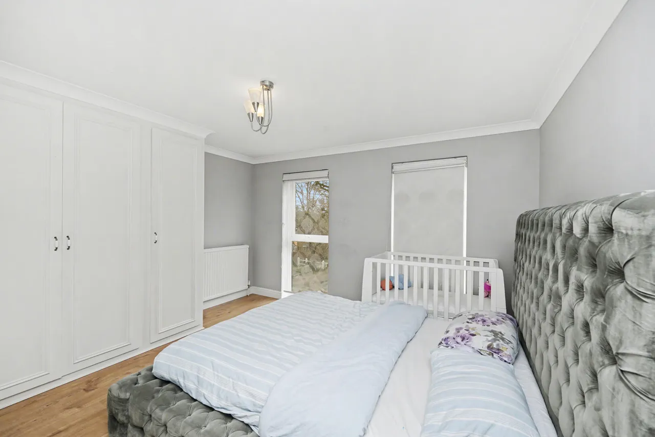 Village Road, Enfield, EN1, photo 14