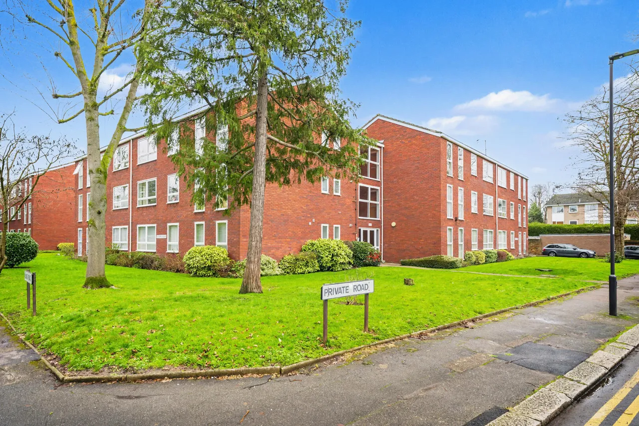 Village Road, Enfield, EN1, photo 17