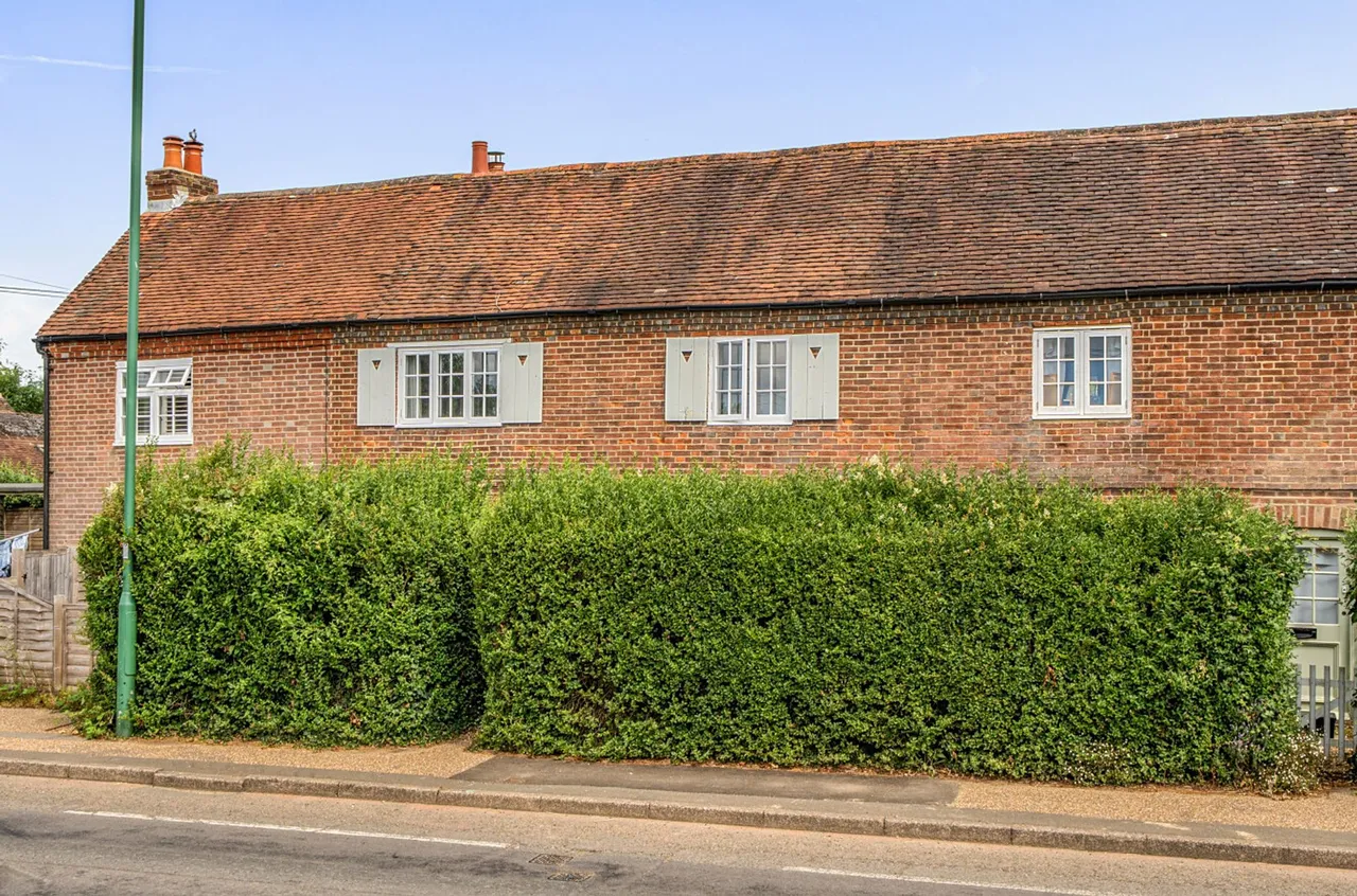 Main Road, Fishbourne, PO18, photo 22