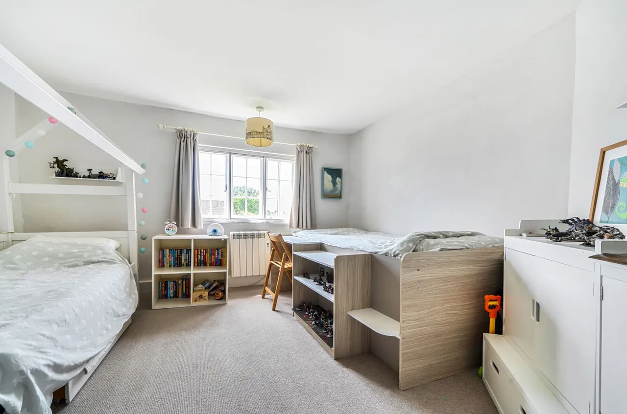 Main Road, Fishbourne, PO18, photo 15