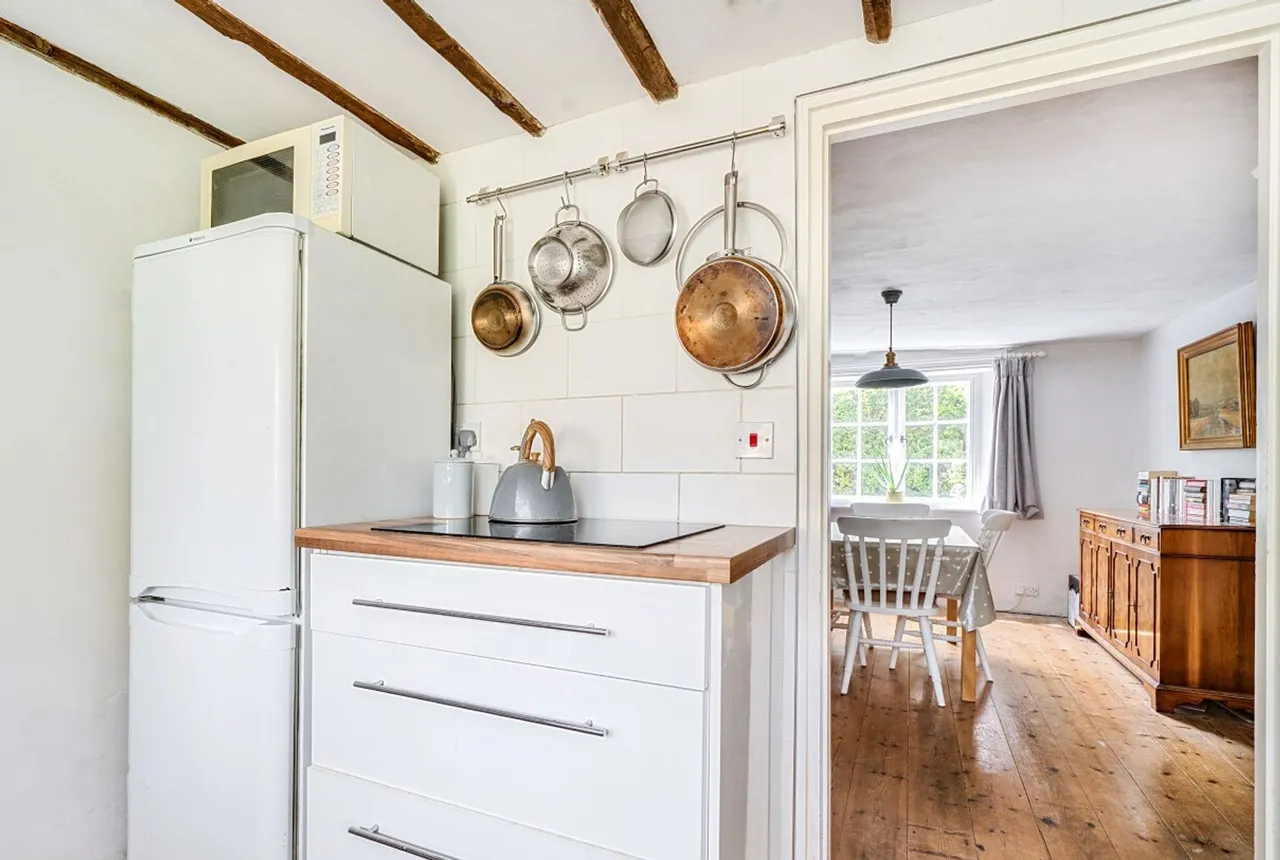 Main Road, Fishbourne, PO18, photo 7