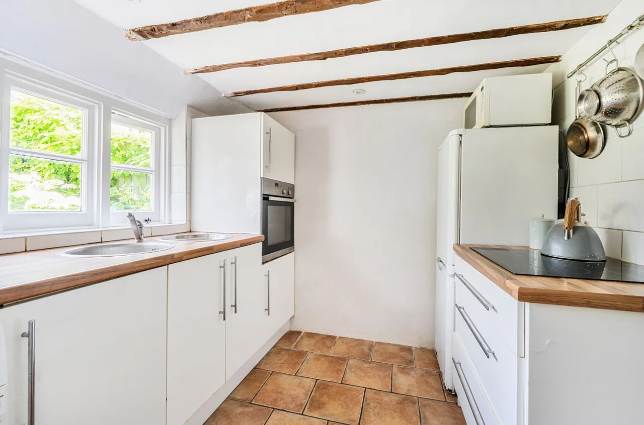 Main Road, Fishbourne, PO18, photo 6