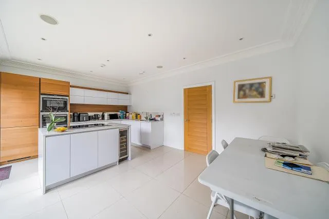Ashridge Close, London, N3, photo 8