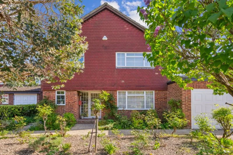 4 bed house for sale — Thames Close, Bourne End SL8 5QJ