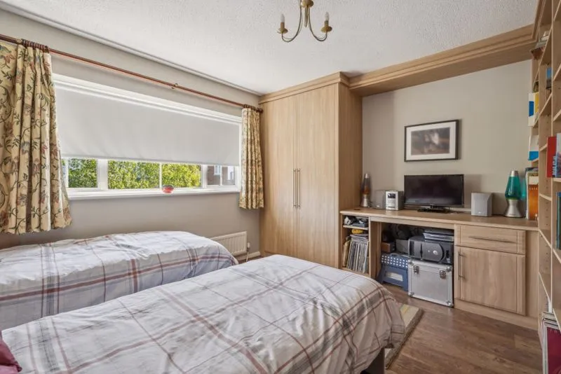 Thames Close, Bourne End SL8 5QJ, photo 17