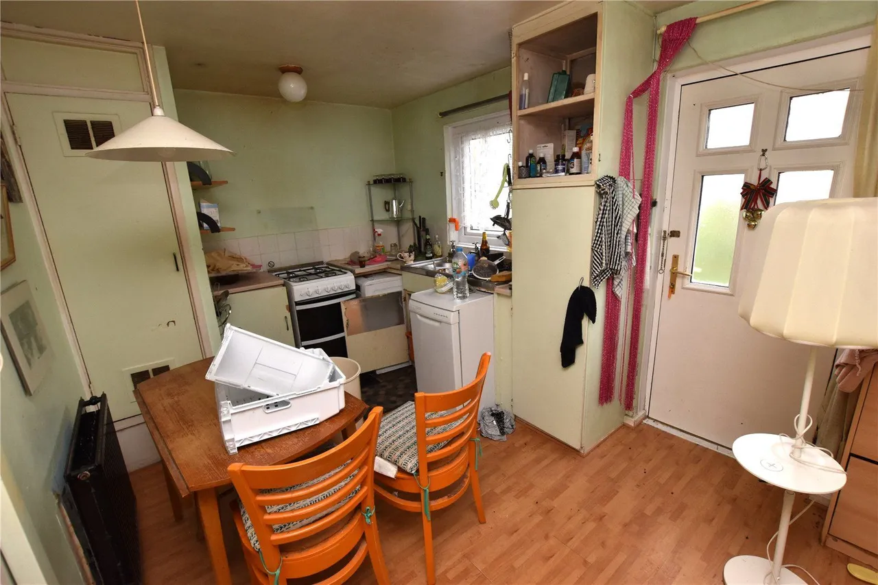 Moor Crescent, Chase, LS11, photo 3