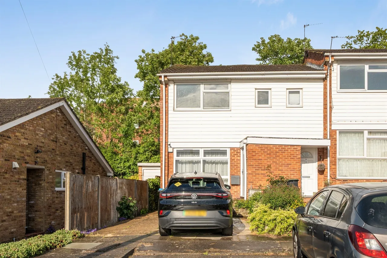 Valley Fields Crescent, Enfield, EN2, photo 4