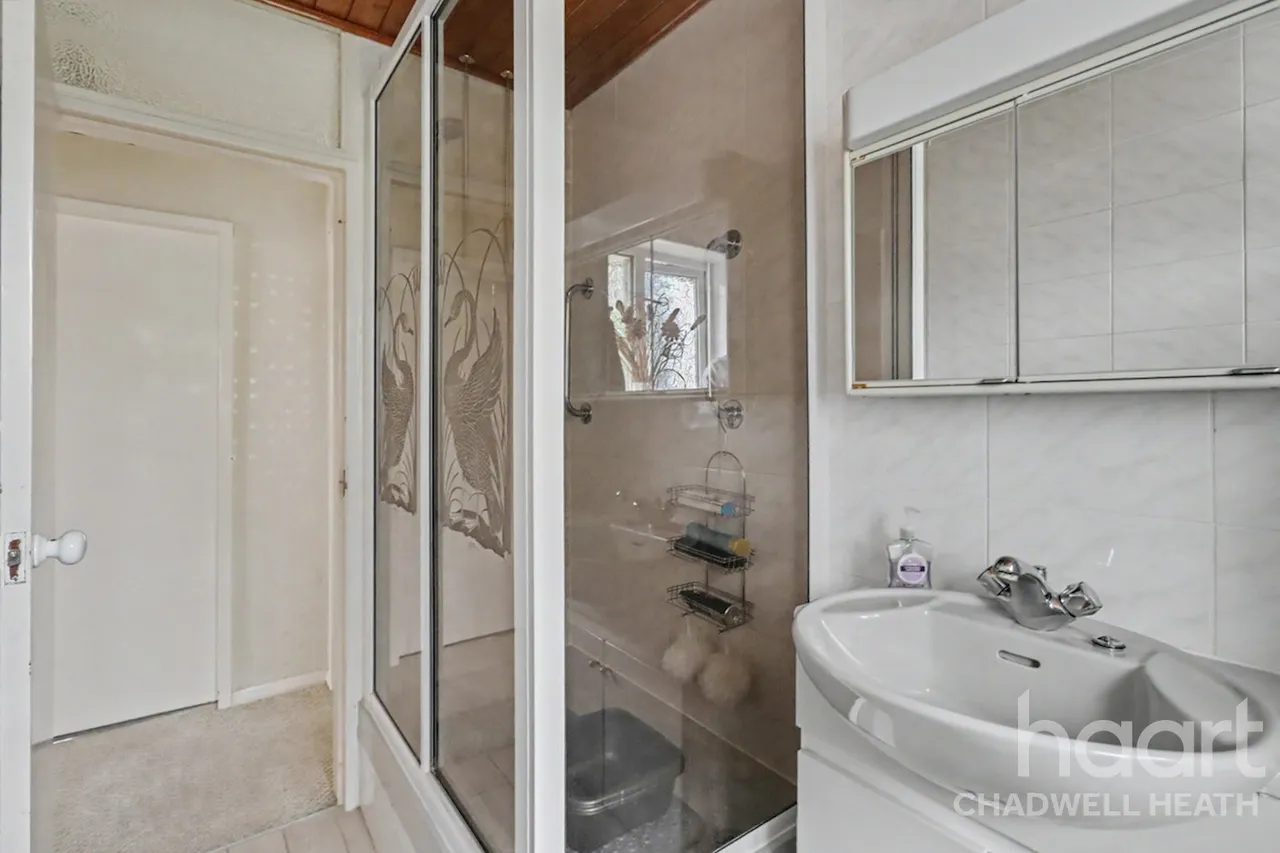 Padnall Road, Romford, RM6, photo 11