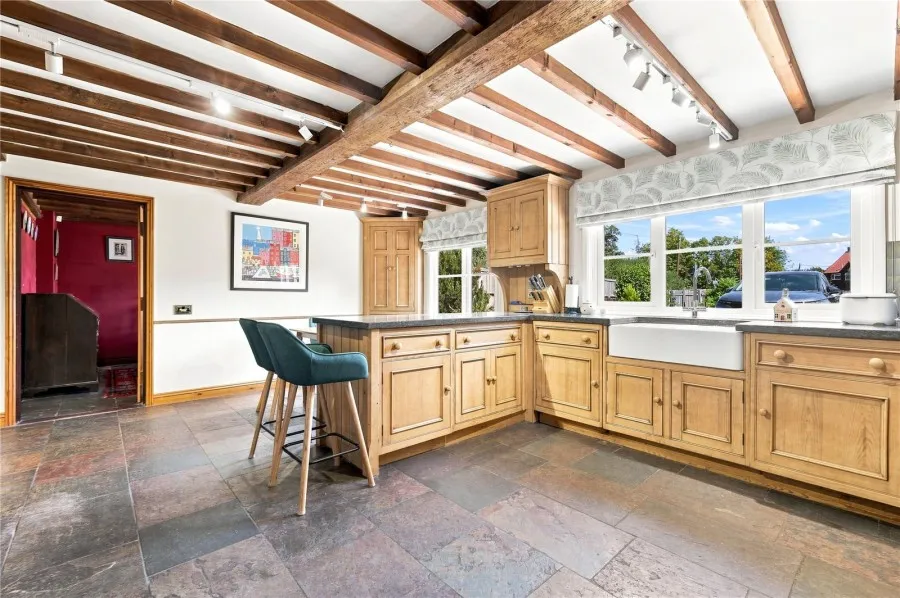 with 5 bedrooms in Steeple Bumpstead, Nr Haverhill, CB9, photo 3
