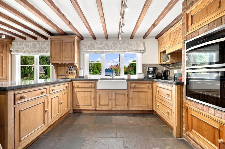 with 5 bedrooms in Steeple Bumpstead, Nr Haverhill, CB9, photo 4